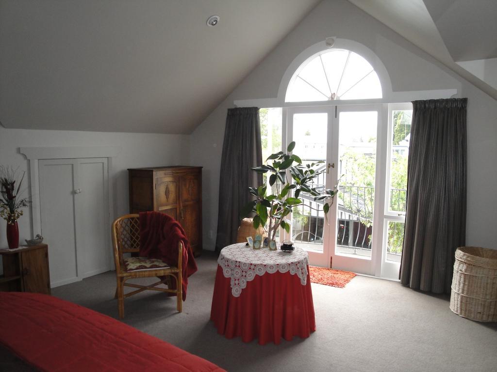 English Tudor House Hamilton Ruang foto
